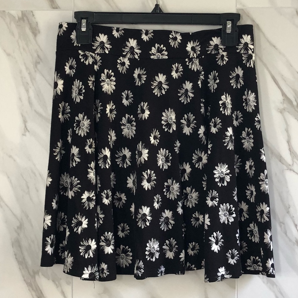 Black and White Sunflower Print Skirt